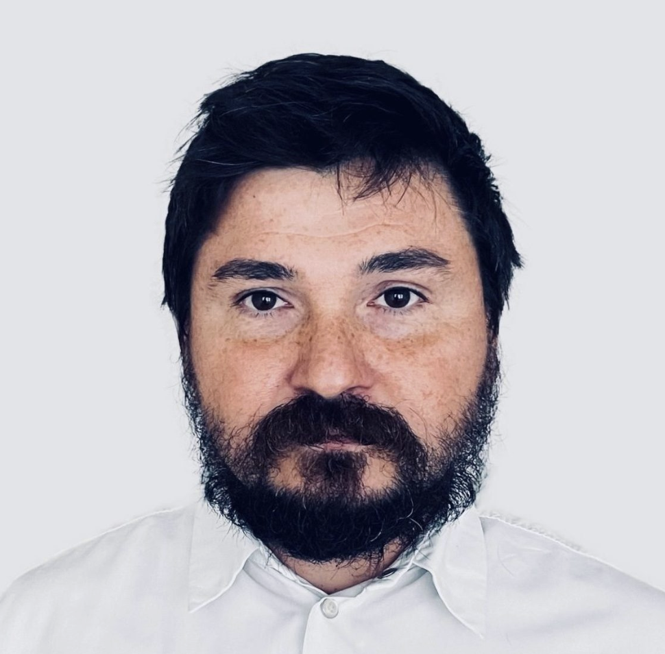 Д-р Ленард Мустафов